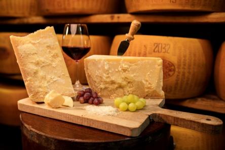 Sabato 25 Maggio 2019 ore 19,00 Verticale di Parmigiano Reggiano e Cena a tema